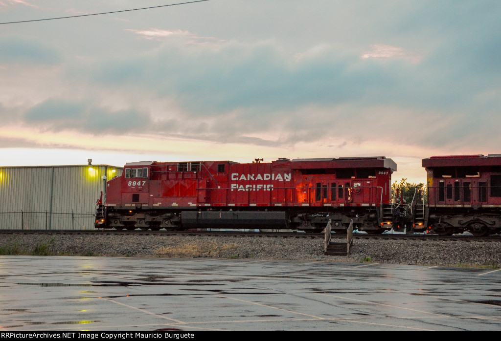 CP ES44AC Locomotive